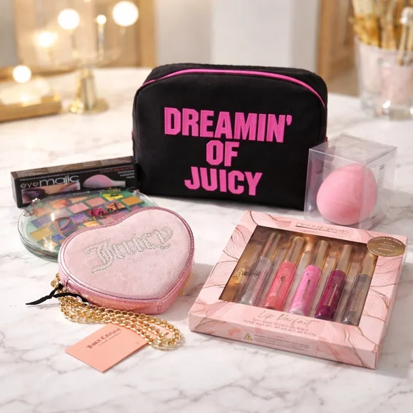 Juicy Couture Dreamin' of Juicy Cosmetic Bag With NWT JUICY WRISTLET And Goodies - Picture 1 of 9